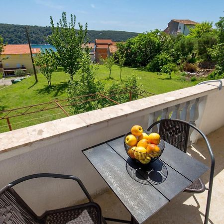 1 Bedroom Amazing Apartment In Kampor Εξωτερικό φωτογραφία