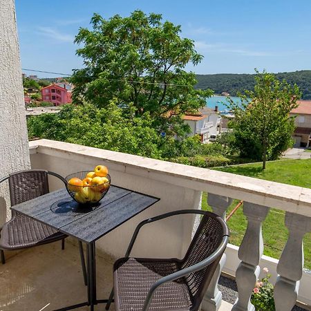 1 Bedroom Amazing Apartment In Kampor Εξωτερικό φωτογραφία