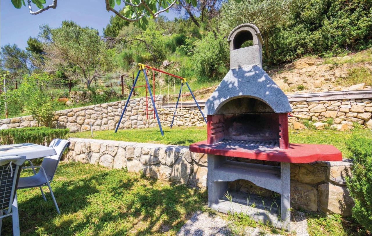1 Bedroom Amazing Apartment In Kampor Εξωτερικό φωτογραφία