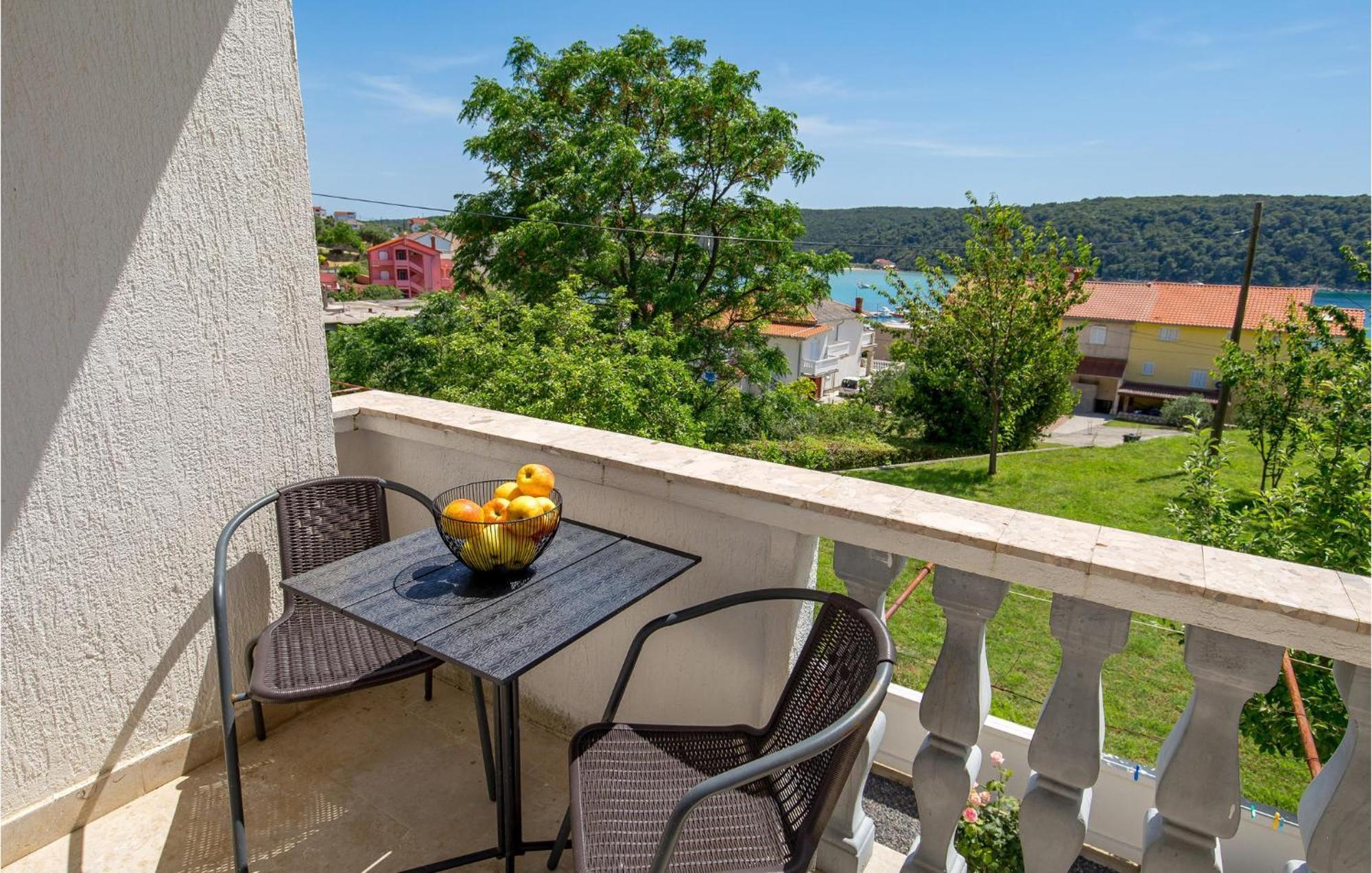 1 Bedroom Amazing Apartment In Kampor Εξωτερικό φωτογραφία